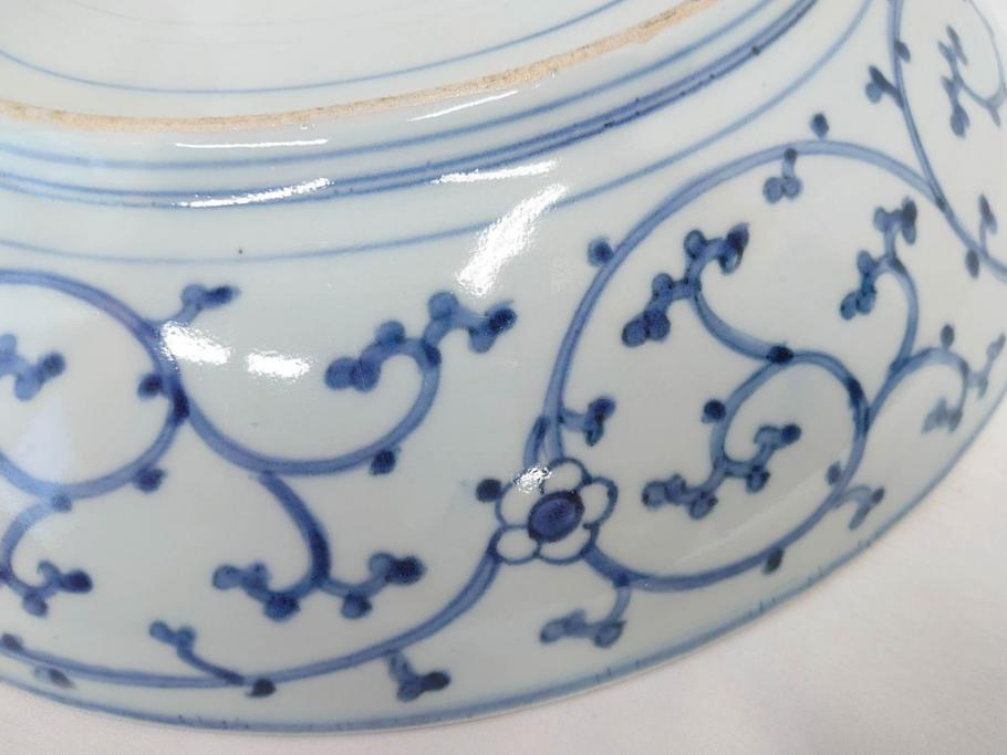 上手物　江戸期　大明成化年製　古伊万里　染付　松竹梅　1尺2寸　約36cm　蛸唐草の絵付けが見事な大皿(和食器、和皿、木箱付き、一尺二寸)(R-083071)