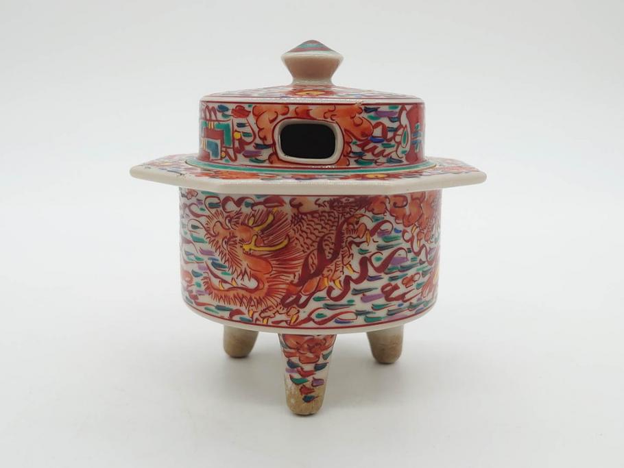 時代物　九谷焼　赤絵　福銘　龍図　細かな意匠が感じられる豪華な絵付けの三足香炉(三つ足、仏具、茶道具)(R-083074)