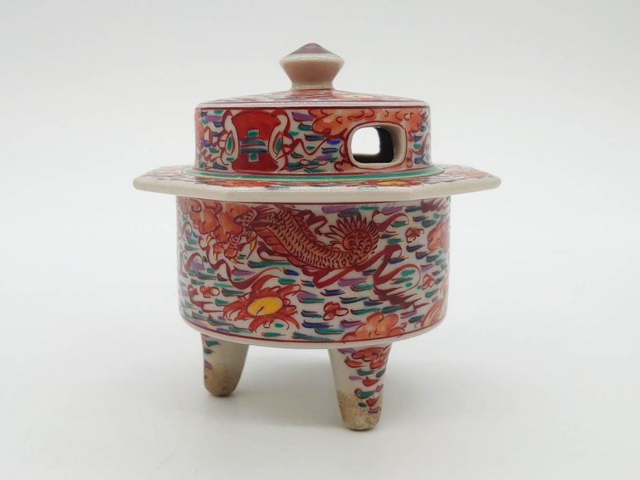 時代物　九谷焼　赤絵　福銘　龍図　細かな意匠が感じられる豪華な絵付けの三足香炉(三つ足、仏具、茶道具)(R-083074)