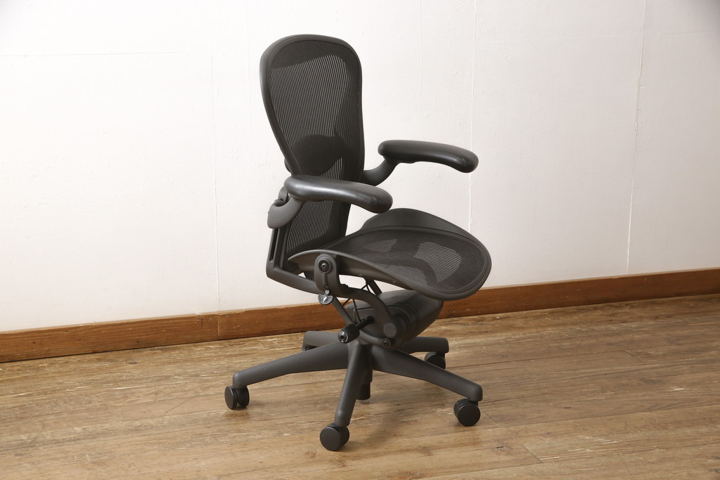 中古　美品　Hermanmiller(ハーマンミラー社)　ランバーサポート　Bサイズ　座り心地を追求したアーロンチェア(オフィスチェア、アームチェア、ワークチェア)(R-058228)