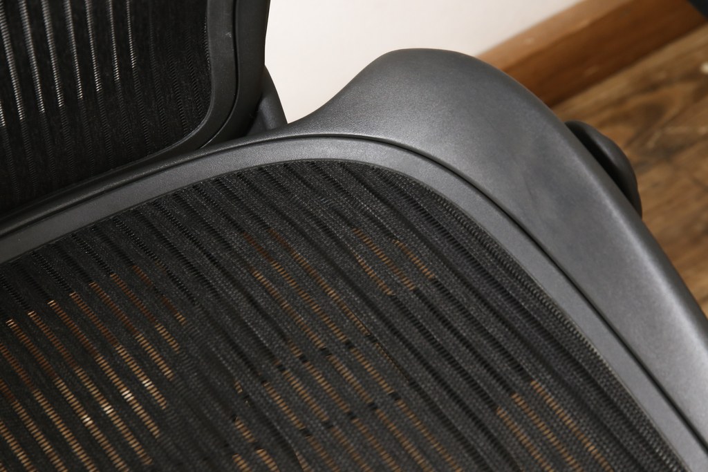 中古　美品　Hermanmiller(ハーマンミラー社)　ランバーサポート　Bサイズ　座り心地を追求したアーロンチェア(オフィスチェア、アームチェア、ワークチェア)(R-058228)