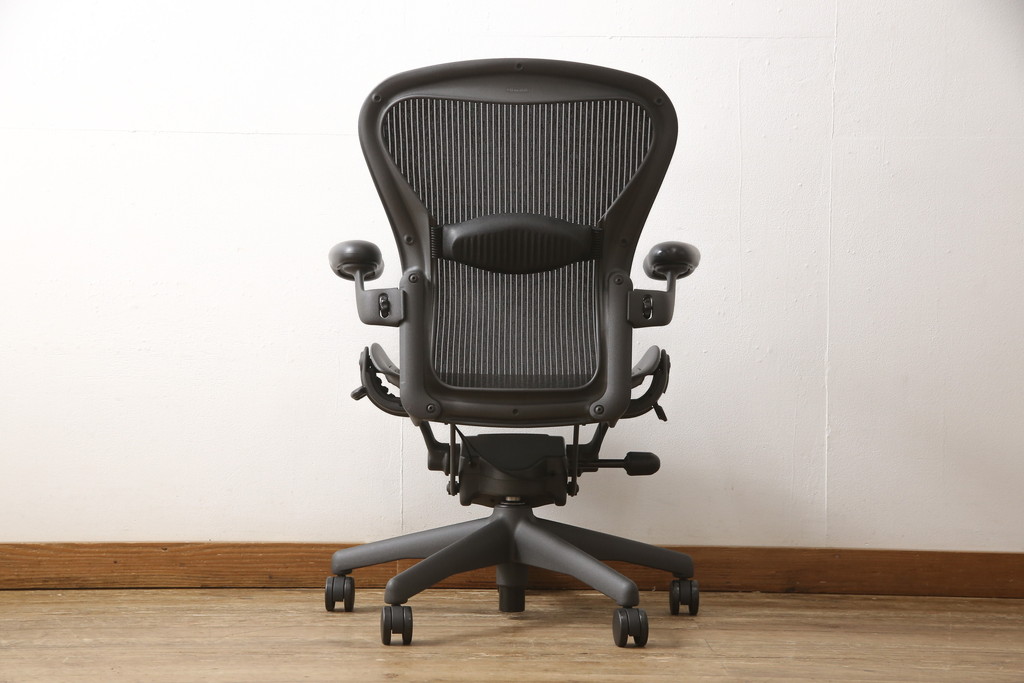 中古　美品　Hermanmiller(ハーマンミラー社)　ランバーサポート　Bサイズ　座り心地を追求したアーロンチェア(オフィスチェア、アームチェア、ワークチェア)(R-058228)