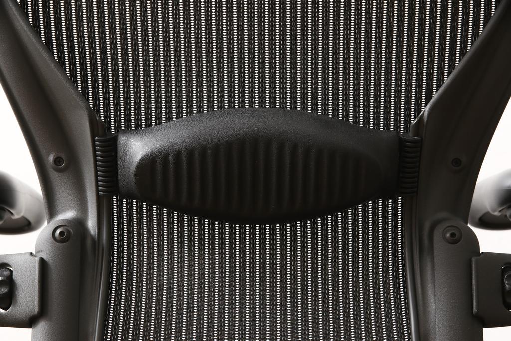 中古　美品　Hermanmiller(ハーマンミラー社)　ランバーサポート　Bサイズ　座り心地を追求したアーロンチェア(オフィスチェア、アームチェア、ワークチェア)(R-058228)