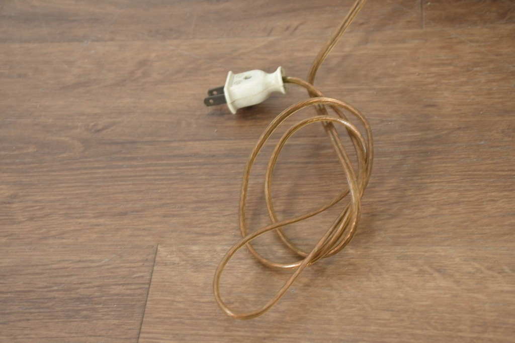 ヨーロッパビンテージ　高級輸入品!!　陶器製の青い鳥が空間に幸せと品格を添えるテーブルスタンド(テーブルランプ、卓上照明、テーブルライト、デスクスタンド、スタンドライト、間接照明、ヴィンテージ)(R-082670)