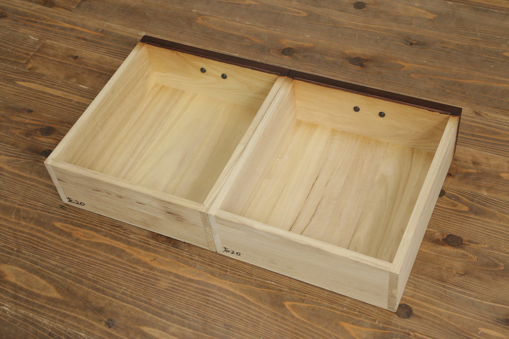中古　美品　上質な和の空間を演出する水屋箪笥(食器棚、茶箪笥、戸棚、収納棚、キャビネット)(R-075498)