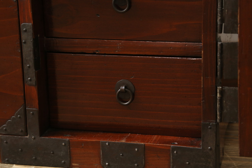 和製アンティーク　杉材　漆塗り　和モダンなお部屋づくりにオススメの庄内小箪笥(時代箪笥、和たんす、収納箪笥、引き出し)(R-057528)