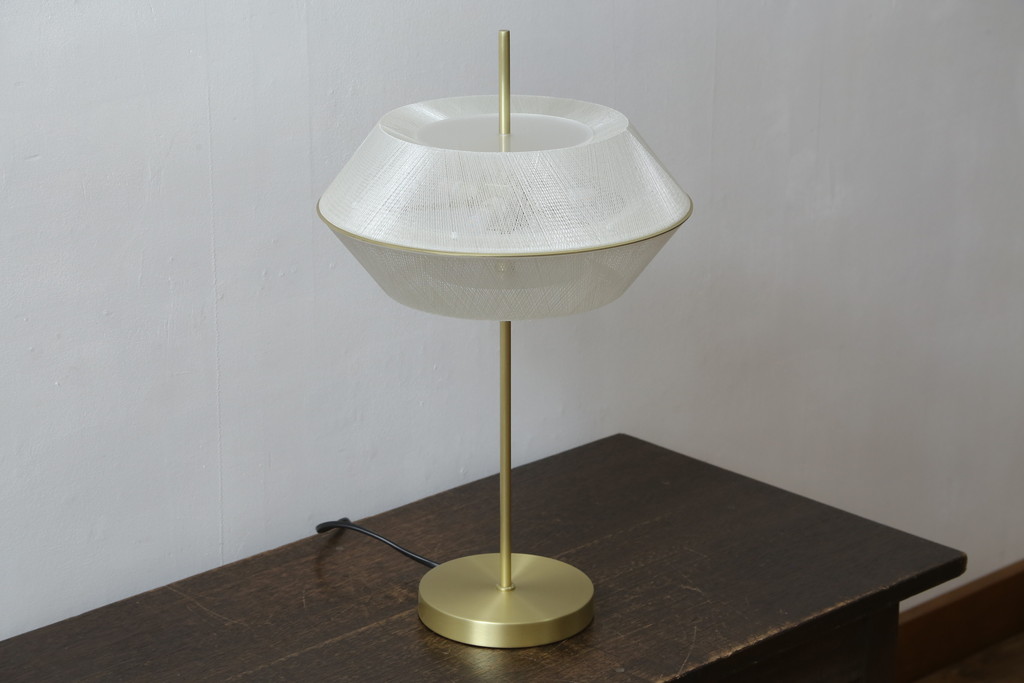 中古　超美品!!　YAMAGIWA(ヤマギワ)　TWILIGHT(トワイライト)　モダンで洗練されたデザインのテーブルランプ(テーブルスタンド、テーブル照明、テーブルライト、デスクライト、デスクスタンド、卓上照明)(R-083002)