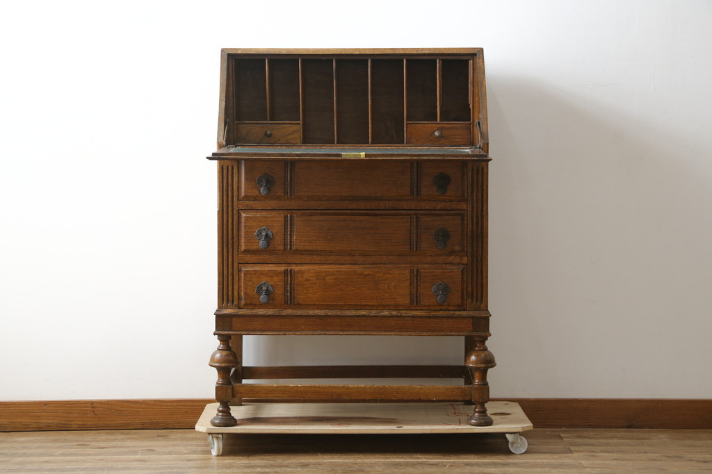 イギリスアンティーク　Harrop’s　Better Furniture　オーク材の質感を活かしたシンプルかつ直線的なフォルムが魅力のライティングビューロー(簿記机、ワークデスク、在宅用、在宅ワーク用、サイドチェスト、引き出し、英国)(R-083102)