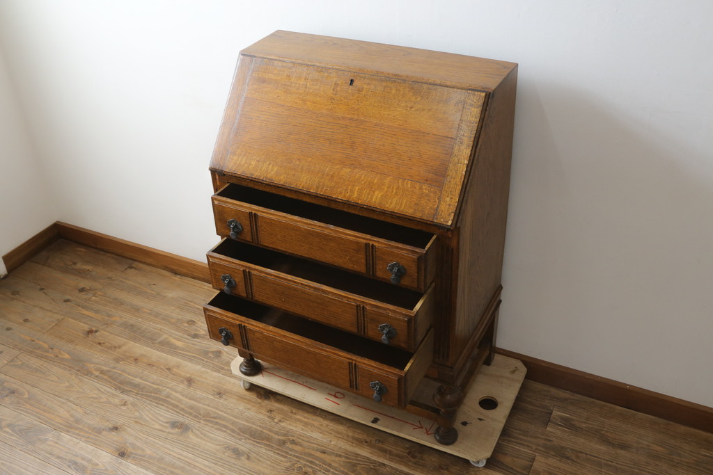 イギリスアンティーク　Harrop’s　Better Furniture　オーク材の質感を活かしたシンプルかつ直線的なフォルムが魅力のライティングビューロー(簿記机、ワークデスク、在宅用、在宅ワーク用、サイドチェスト、引き出し、英国)(R-083102)