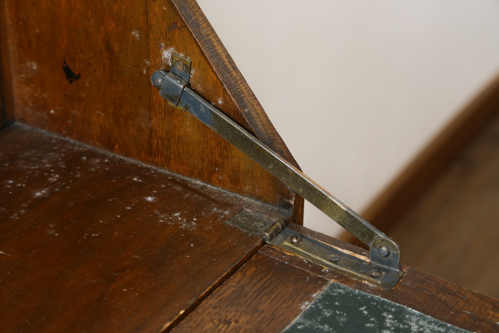 イギリスアンティーク　Harrop’s　Better Furniture　オーク材の質感を活かしたシンプルかつ直線的なフォルムが魅力のライティングビューロー(簿記机、ワークデスク、在宅用、在宅ワーク用、サイドチェスト、引き出し、英国)(R-083102)
