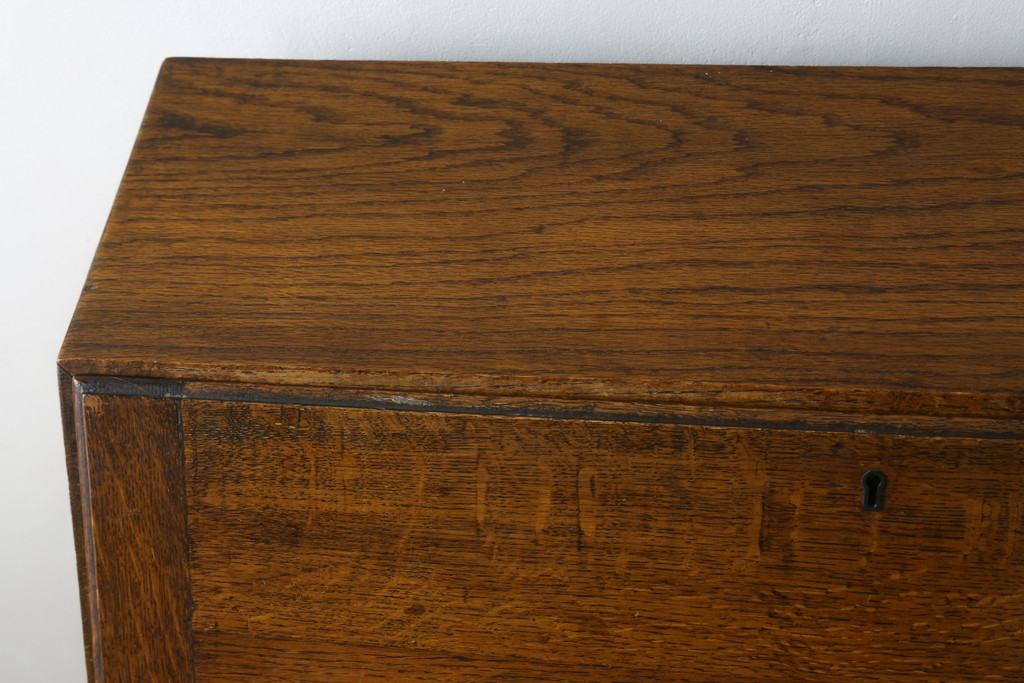 イギリスアンティーク　Harrop’s　Better Furniture　オーク材の質感を活かしたシンプルかつ直線的なフォルムが魅力のライティングビューロー(簿記机、ワークデスク、在宅用、在宅ワーク用、サイドチェスト、引き出し、英国)(R-083102)