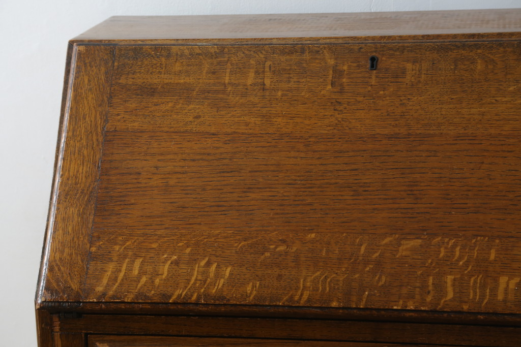 イギリスアンティーク　Harrop’s　Better Furniture　オーク材の質感を活かしたシンプルかつ直線的なフォルムが魅力のライティングビューロー(簿記机、ワークデスク、在宅用、在宅ワーク用、サイドチェスト、引き出し、英国)(R-083102)
