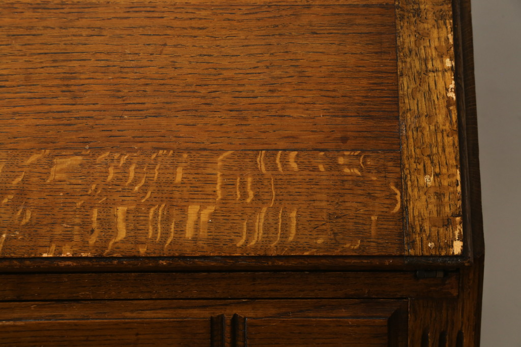 イギリスアンティーク　Harrop’s　Better Furniture　オーク材の質感を活かしたシンプルかつ直線的なフォルムが魅力のライティングビューロー(簿記机、ワークデスク、在宅用、在宅ワーク用、サイドチェスト、引き出し、英国)(R-083102)