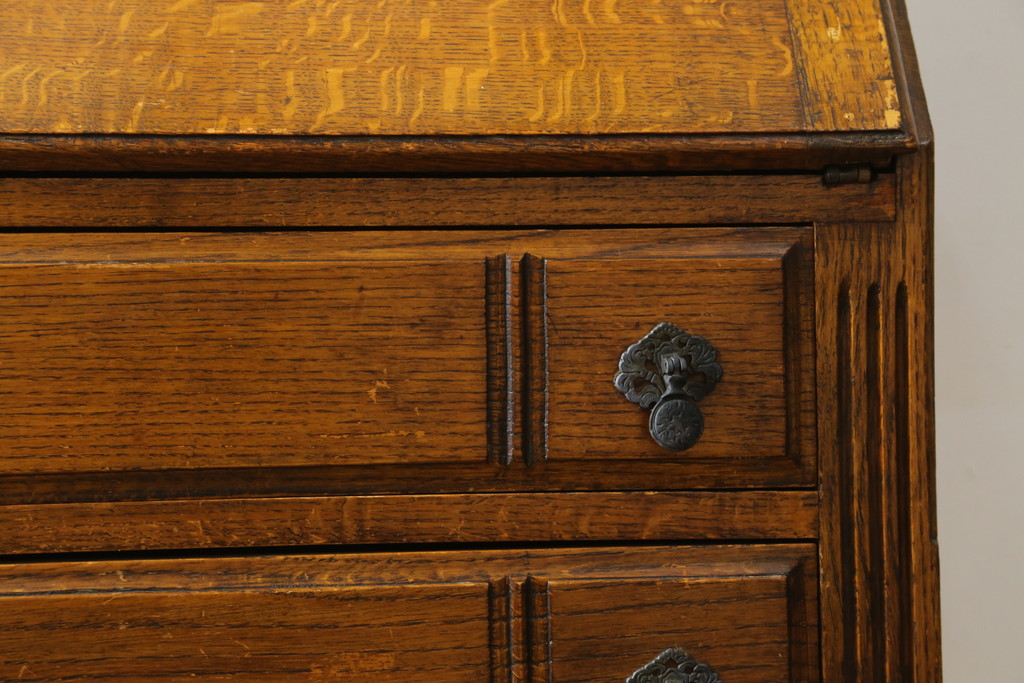 イギリスアンティーク　Harrop’s　Better Furniture　オーク材の質感を活かしたシンプルかつ直線的なフォルムが魅力のライティングビューロー(簿記机、ワークデスク、在宅用、在宅ワーク用、サイドチェスト、引き出し、英国)(R-083102)