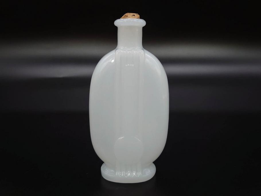 昭和初期～中期　乳白　醤油差し　気品を感じるガラス瓶3点セット(醤油瓶、調味料入れ、ソース、一輪挿し、花器、花生、花入、花瓶、硝子、ビン)(R-083146)