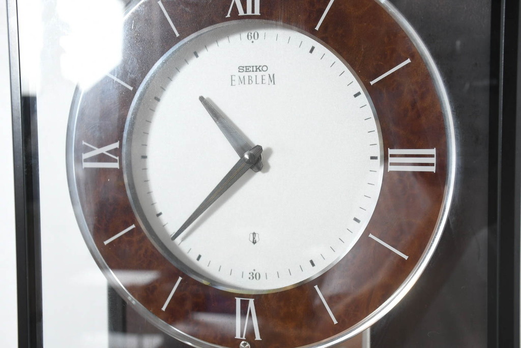 中古　美品　高級品!!　SEIKO(セイコー)　EMBLEM(エンブレム)　HW572B　モダンデザイン　洗練された高級感漂うデザインの報時ホールクロック(時計台、振り子時計)(定価約110万円)(R-082650)
