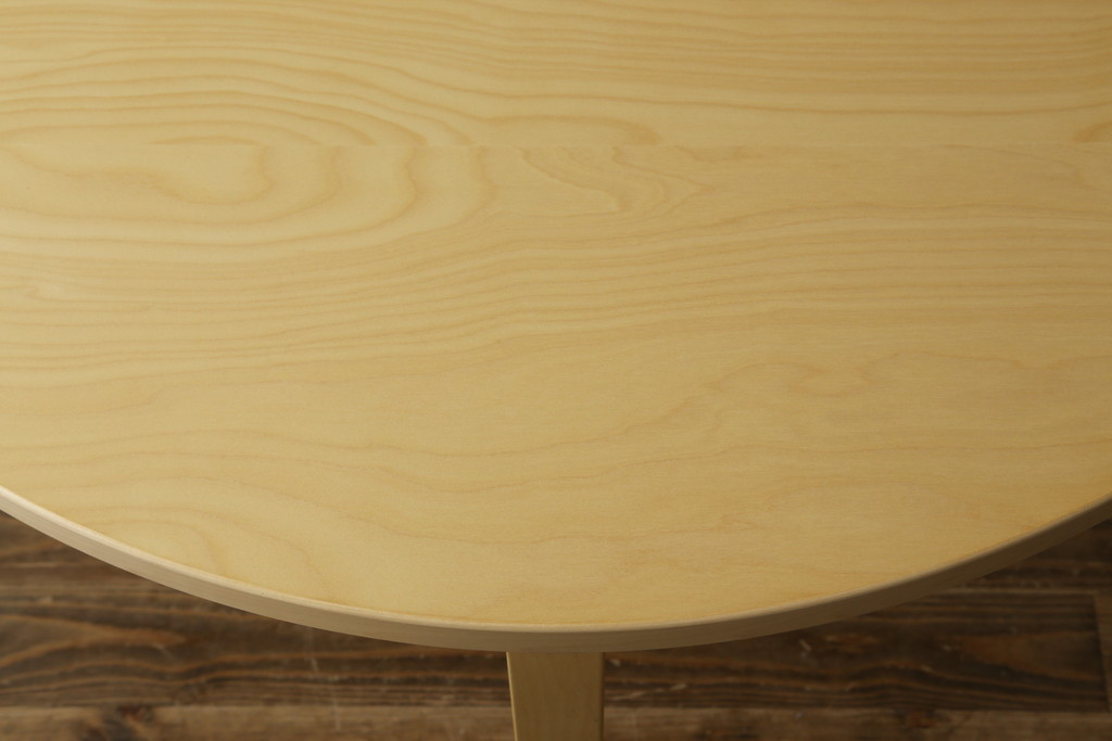 中古　超美品　フィンランド　Artek(アルテック)　Alvar Aalto(アルヴァ・アアルト)デザイン　95テーブル　ナチュラルラッカー　木のぬくもりと優しいフォルムが素敵なセミサークルテーブル(ラウンドテーブル、ダイニングテーブル、食卓、半円、半月型、北欧)(定価約22万円)(R-083125)