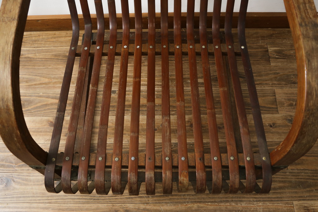 和製ビンテージ　激レア!　補強金具付き　竹興社　城所右文次　EMPRESS BAMBOO　PAT.NO.9520　サイン入り　滑らかな曲線のデザインが美しさと癒しを両立する博物館クラスのバンブーチェア(アームチェア、安楽椅子、イス、椅子、ヴィンテージ)(R-083152)