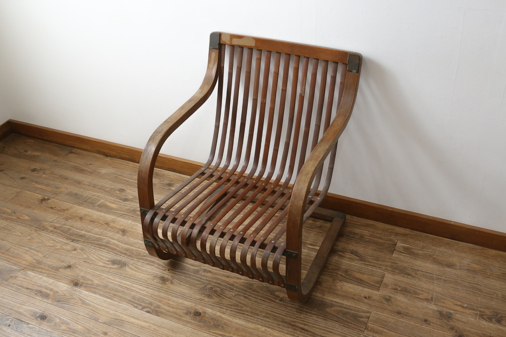和製ビンテージ　激レア!　補強金具付き　竹興社　城所右文字　EMPRESS BAMBOO　PAT.NO.9520　サイン入り　滑らかな曲線のデザインが美しさと癒しを両立する博物館クラスのバンブーチェア(アームチェア、安楽椅子、イス、椅子、ヴィンテージ)(R-083153)
