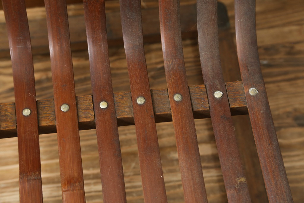 和製ビンテージ　激レア!　補強金具付き　竹興社　城所右文字　EMPRESS BAMBOO　PAT.NO.9520　サイン入り　滑らかな曲線のデザインが美しさと癒しを両立する博物館クラスのバンブーチェア(アームチェア、安楽椅子、イス、椅子、ヴィンテージ)(R-083153)