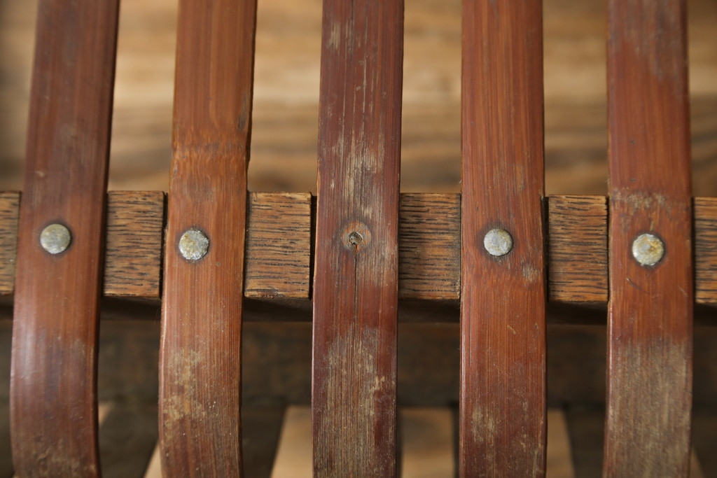 和製ビンテージ　激レア!　補強金具付き　竹興社　城所右文字　EMPRESS BAMBOO　PAT.NO.9520　サイン入り　滑らかな曲線のデザインが美しさと癒しを両立する博物館クラスのバンブーチェア(アームチェア、安楽椅子、イス、椅子、ヴィンテージ)(R-083153)
