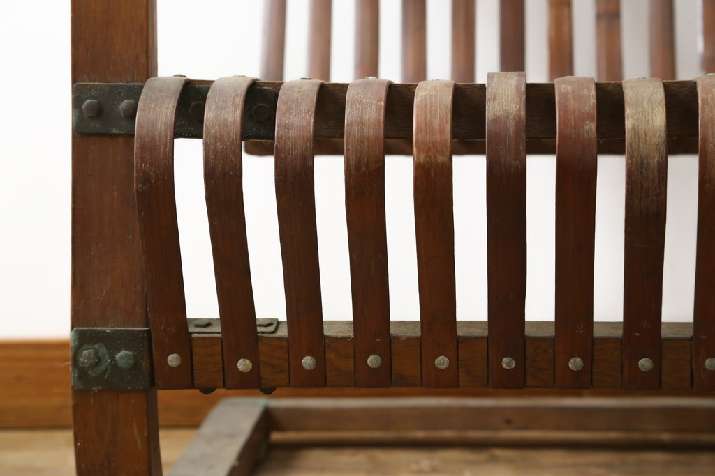 和製ビンテージ　激レア!　補強金具付き　竹興社　城所右文字　EMPRESS BAMBOO　PAT.NO.9520　サイン入り　滑らかな曲線のデザインが美しさと癒しを両立する博物館クラスのバンブーチェア(アームチェア、安楽椅子、イス、椅子、ヴィンテージ)(R-083153)