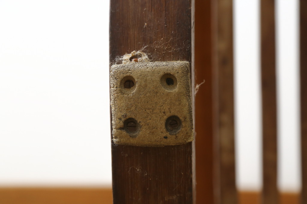 和製ビンテージ　激レア!　補強金具付き　竹興社　城所右文字　EMPRESS BAMBOO　PAT.NO.9520　サイン入り　滑らかな曲線のデザインが美しさと癒しを両立する博物館クラスのバンブーチェア(アームチェア、安楽椅子、イス、椅子、ヴィンテージ)(R-083153)