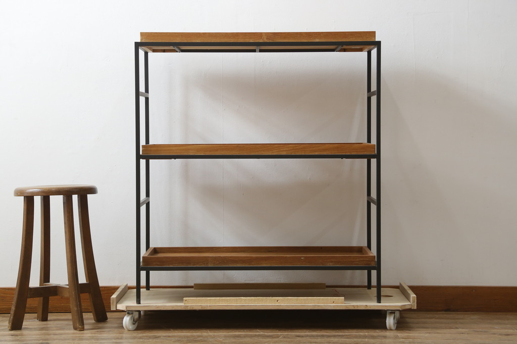 中古　美品　IDEE(イデー)　JATI TUA SHELF(ジャティ  トゥア シェルフ)　Mサイズ　オシャレデザインの空間に心地よく馴染むシェルフ(オープンシェルフ、オープンラック、ディスプレイラック、陳列棚)(定価約12万円)(R-083157)