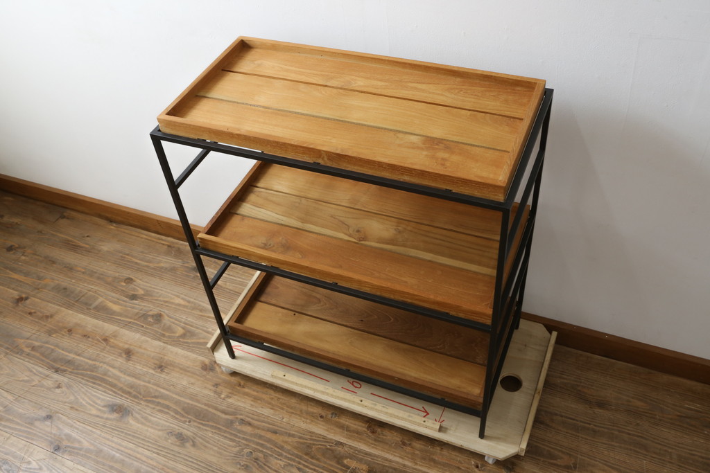 中古　美品　IDEE(イデー)　JATI TUA SHELF(ジャティ  トゥア シェルフ)　Mサイズ　オシャレデザインの空間に心地よく馴染むシェルフ(オープンシェルフ、オープンラック、ディスプレイラック、陳列棚)(定価約12万円)(R-083157)