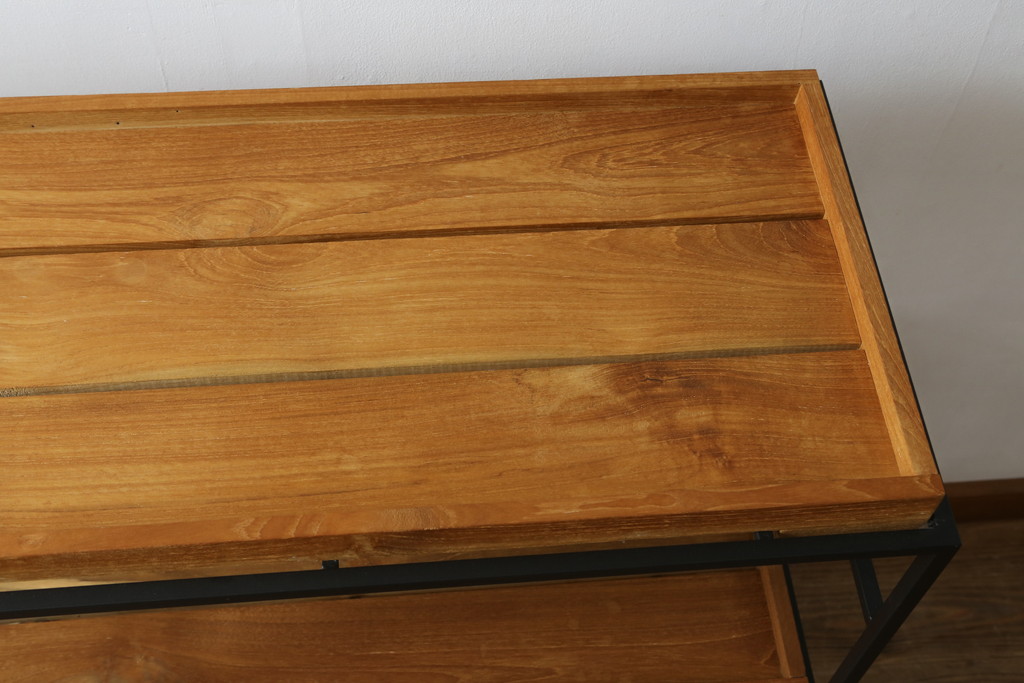 中古　美品　IDEE(イデー)　JATI TUA SHELF(ジャティ  トゥア シェルフ)　Mサイズ　オシャレデザインの空間に心地よく馴染むシェルフ(オープンシェルフ、オープンラック、ディスプレイラック、陳列棚)(定価約12万円)(R-083157)