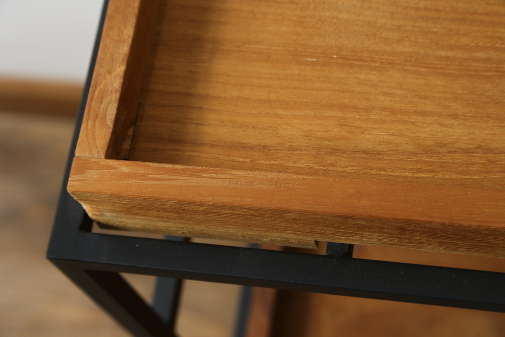 中古　美品　IDEE(イデー)　JATI TUA SHELF(ジャティ  トゥア シェルフ)　Mサイズ　オシャレデザインの空間に心地よく馴染むシェルフ(オープンシェルフ、オープンラック、ディスプレイラック、陳列棚)(定価約12万円)(R-083157)