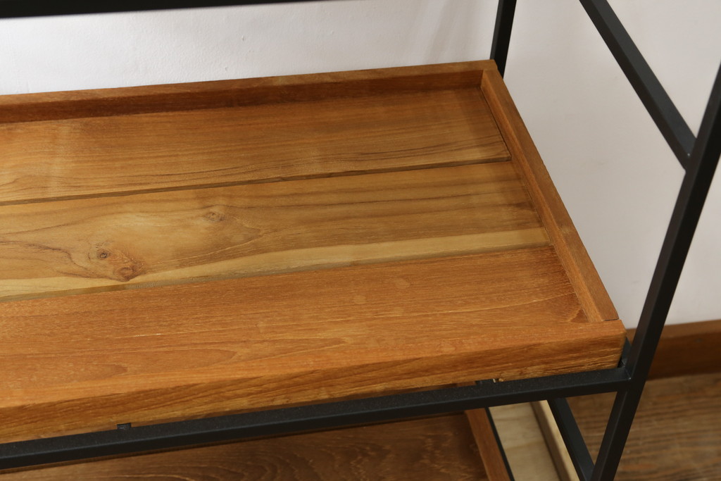 中古　美品　IDEE(イデー)　JATI TUA SHELF(ジャティ  トゥア シェルフ)　Mサイズ　オシャレデザインの空間に心地よく馴染むシェルフ(オープンシェルフ、オープンラック、ディスプレイラック、陳列棚)(定価約12万円)(R-083157)