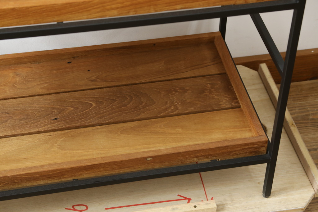 中古　美品　IDEE(イデー)　JATI TUA SHELF(ジャティ  トゥア シェルフ)　Mサイズ　オシャレデザインの空間に心地よく馴染むシェルフ(オープンシェルフ、オープンラック、ディスプレイラック、陳列棚)(定価約12万円)(R-083157)