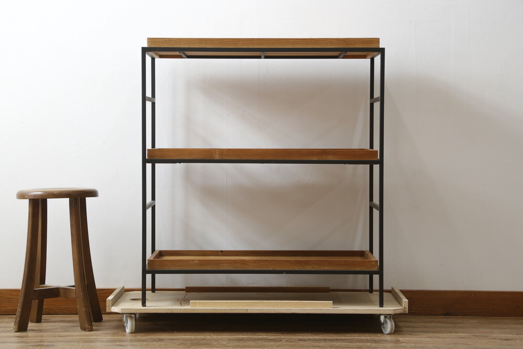 中古　美品　IDEE(イデー)　JATI TUA SHELF(ジャティ  トゥア シェルフ)　Mサイズ　オシャレデザインの空間に心地よく馴染むシェルフ(オープンシェルフ、オープンラック、ディスプレイラック、陳列棚)(定価約12万円)(R-083157)