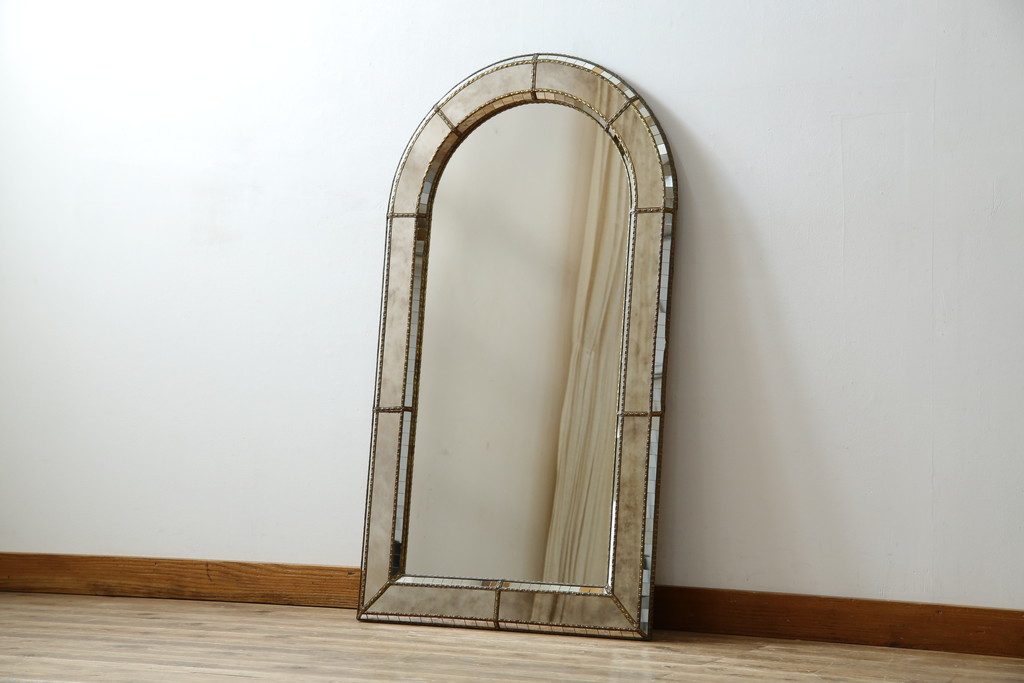 中古　美品　スペイン　高級輸入家具　モザイク装飾が美しい!!ベネチアンスタイルのアーチ型ウォールミラー(姿見、壁掛け鏡)(R-082257)