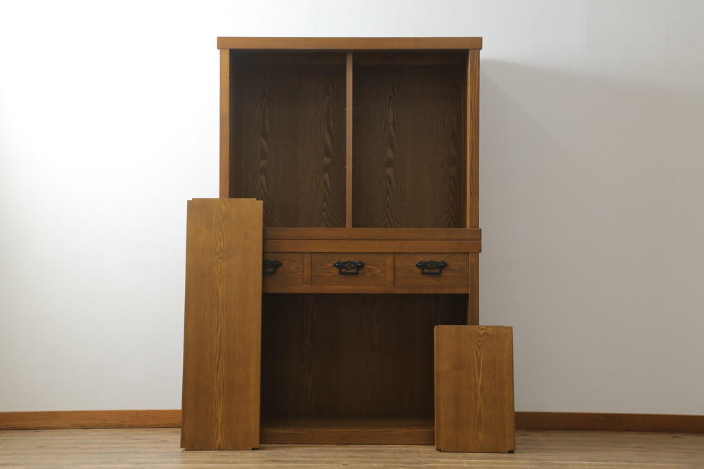 中古　美品　ニレ材　上質な和の空間を演出する二段重ね水屋箪笥(食器棚、茶箪笥、キャビネット、収納棚、戸棚)(R-075552)