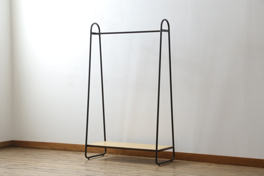 中古　美品　IDEE(イデー)　PAUL HANGER STAND(ポールハンガースタンド)　ナチュラル　シンプルで美しく暮らしに馴染むハンガーラック(洋服掛け、コート掛け、店舗什器)(R-083148)