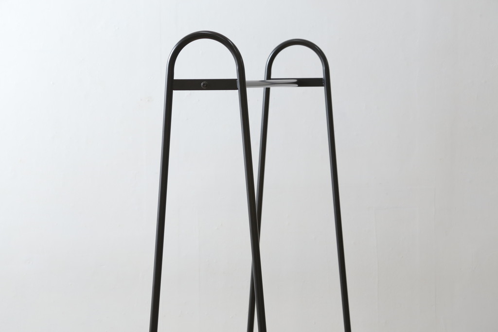 中古　美品　IDEE(イデー)　PAUL HANGER STAND(ポールハンガースタンド)　ナチュラル　シンプルで美しく暮らしに馴染むハンガーラック(洋服掛け、コート掛け、店舗什器)(R-083148)