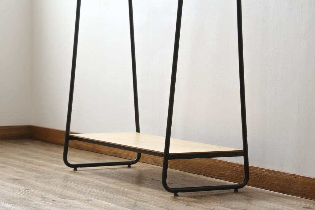中古　美品　IDEE(イデー)　PAUL HANGER STAND(ポールハンガースタンド)　ナチュラル　シンプルで美しく暮らしに馴染むハンガーラック(洋服掛け、コート掛け、店舗什器)(R-083148)