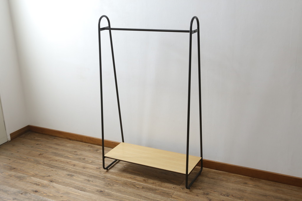 中古　美品　IDEE(イデー)　PAUL HANGER STAND(ポールハンガースタンド)　ナチュラル　シンプルで美しく暮らしに馴染むハンガーラック(洋服掛け、コート掛け、店舗什器)(R-083148)