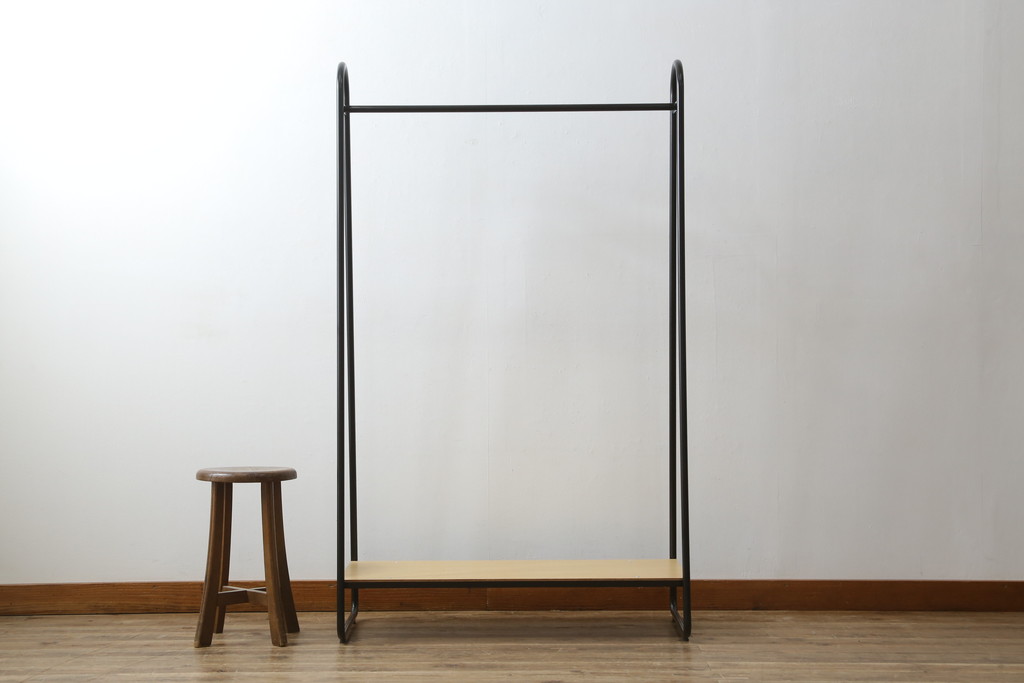中古　美品　IDEE(イデー)　PAUL HANGER STAND(ポールハンガースタンド)　ナチュラル　シンプルで美しく暮らしに馴染むハンガーラック(洋服掛け、コート掛け、店舗什器)(R-083148)