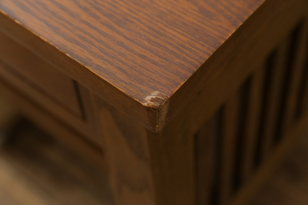 中古　ブランド家具　希少な廃番品　Shin-Lee(シンリー)　引き出し付きがいいね!!上質な作りのローテーブル(センターテーブル、リビングテーブル、座卓)(R-083105)