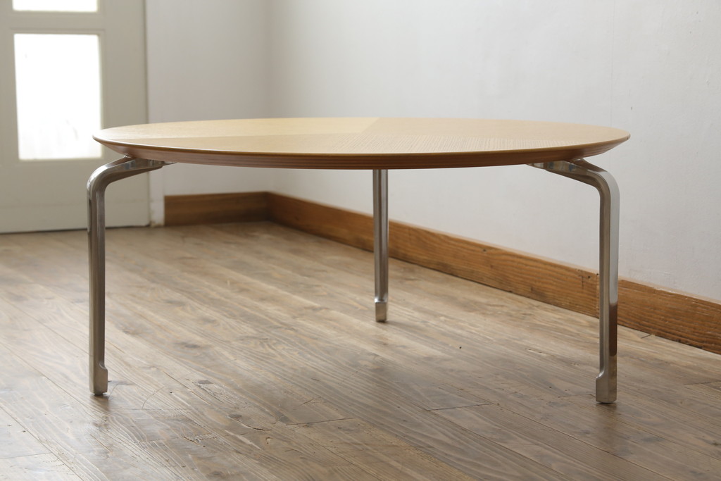 中古　超美品!!　IDEE(イデー)　長大作デザイン　YABANE LOW TABLE ROUND(矢羽ローテーブル/円)　矢羽　杢目の接ぎを活かしたデザインが印象的なローテーブル(ラウンドテーブル、丸テーブル、リビングテーブル、センターテーブル)(定価約30万円)(R-083159)
