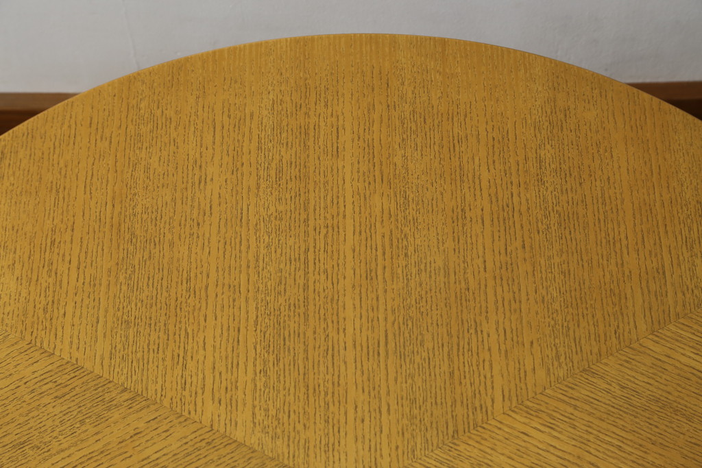 中古　超美品!!　IDEE(イデー)　長大作デザイン　YABANE LOW TABLE ROUND(矢羽ローテーブル/円)　矢羽　杢目の接ぎを活かしたデザインが印象的なローテーブル(ラウンドテーブル、丸テーブル、リビングテーブル、センターテーブル)(定価約30万円)(R-083159)