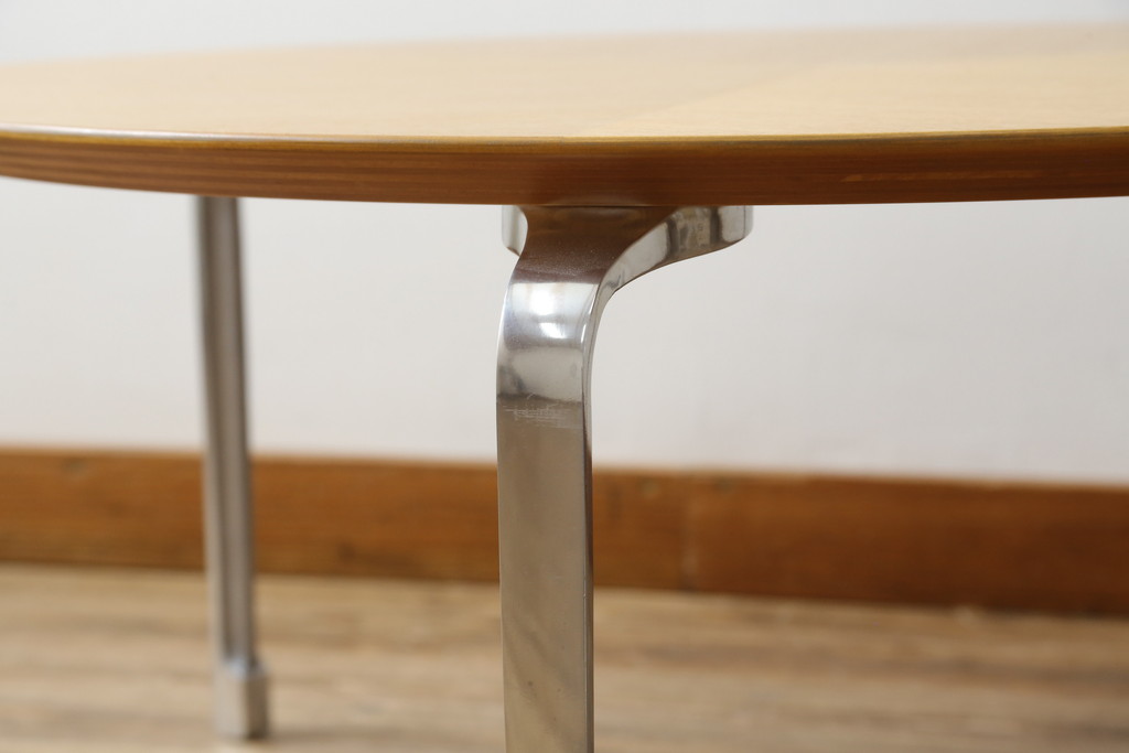 中古　超美品!!　IDEE(イデー)　長大作デザイン　YABANE LOW TABLE ROUND(矢羽ローテーブル/円)　矢羽　杢目の接ぎを活かしたデザインが印象的なローテーブル(ラウンドテーブル、丸テーブル、リビングテーブル、センターテーブル)(定価約30万円)(R-083159)