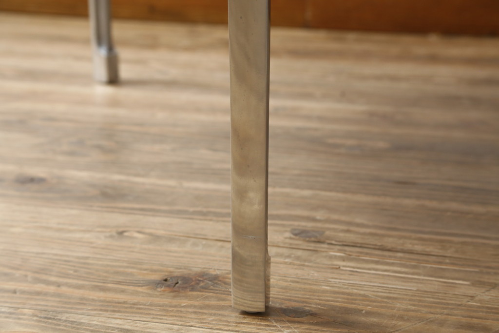 中古　超美品!!　IDEE(イデー)　長大作デザイン　YABANE LOW TABLE ROUND(矢羽ローテーブル/円)　矢羽　杢目の接ぎを活かしたデザインが印象的なローテーブル(ラウンドテーブル、丸テーブル、リビングテーブル、センターテーブル)(定価約30万円)(R-083159)