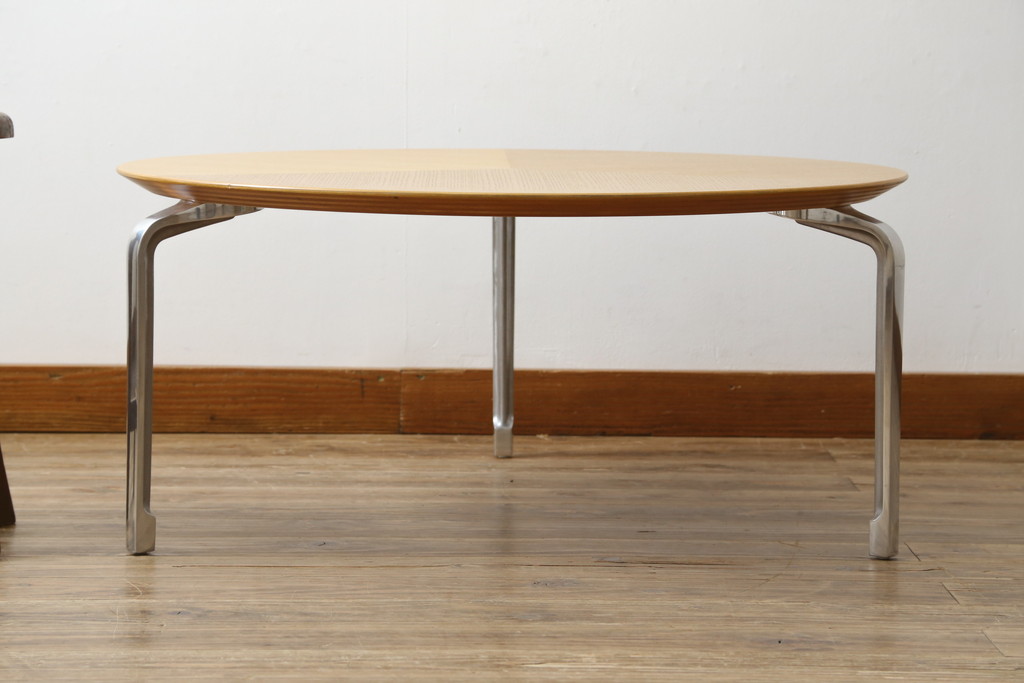 中古　超美品!!　IDEE(イデー)　長大作デザイン　YABANE LOW TABLE ROUND(矢羽ローテーブル/円)　矢羽　杢目の接ぎを活かしたデザインが印象的なローテーブル(ラウンドテーブル、丸テーブル、リビングテーブル、センターテーブル)(定価約30万円)(R-083159)
