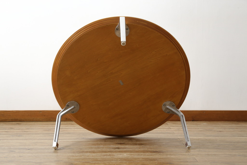 中古　超美品!!　IDEE(イデー)　長大作デザイン　YABANE LOW TABLE ROUND(矢羽ローテーブル/円)　矢羽　杢目の接ぎを活かしたデザインが印象的なローテーブル(ラウンドテーブル、丸テーブル、リビングテーブル、センターテーブル)(定価約30万円)(R-083159)