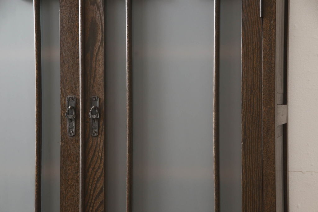 和製アンティーク　栓材　大正ロマン　個性的なデザインが目を惹くキャビネット(食器棚、カップボード、収納棚、戸棚)(R-060838)