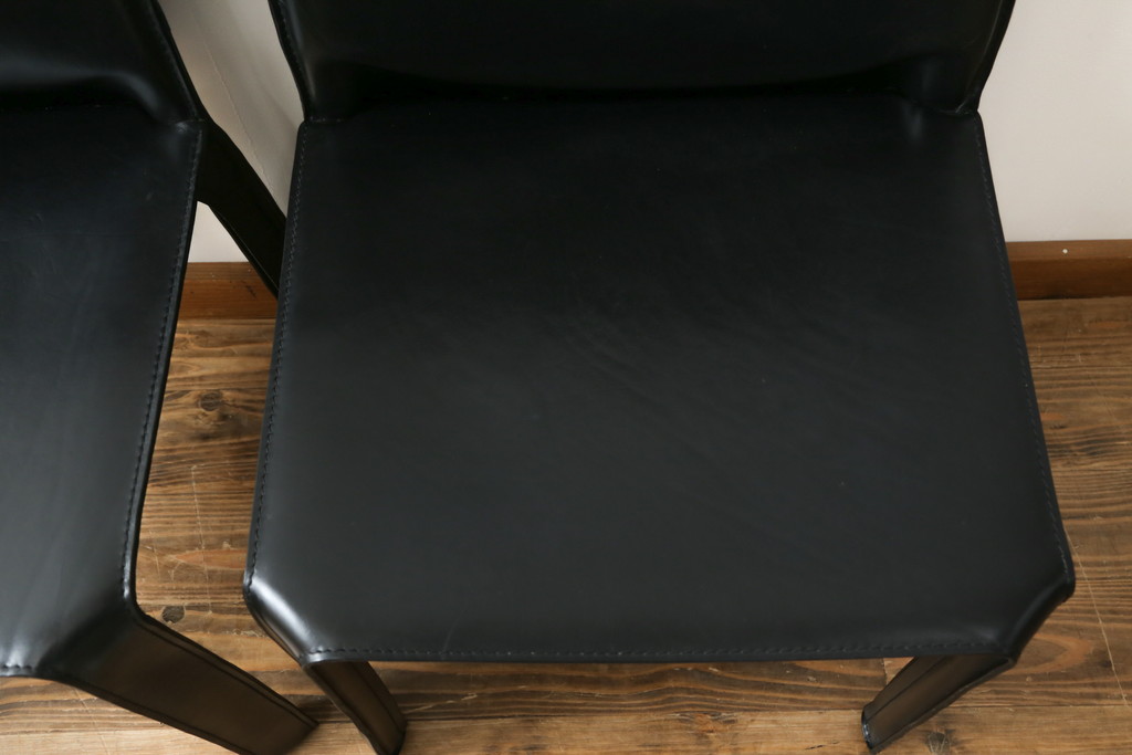 中古　Cassina(カッシーナ)　412　CAB(キャブ)　MARIO BELLINI(マリオベリーニ)　ブラック(黒)　シンプルモダンな空間づくりに活躍するアームレスチェア2脚セット(ダイニングチェア、椅子、イス)(定価2脚で約48万円)(R-068581)